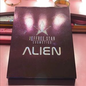 BNIB Jeffree Alien Palette DISCONTINUED